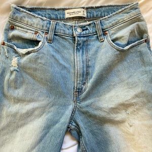 Abercrombie & Fitch High Rise Mom Jeans